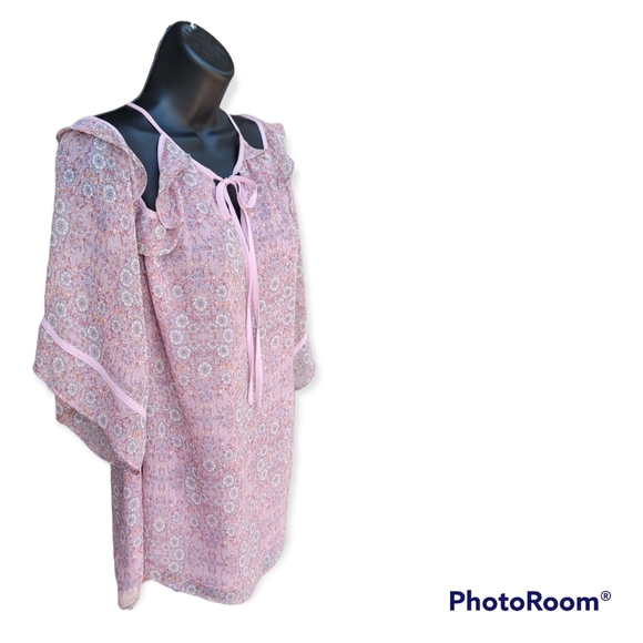 Lauren Conrad cold shoulder Pink floral top Kimono sleeve Size Large. - Picture 2 of 3